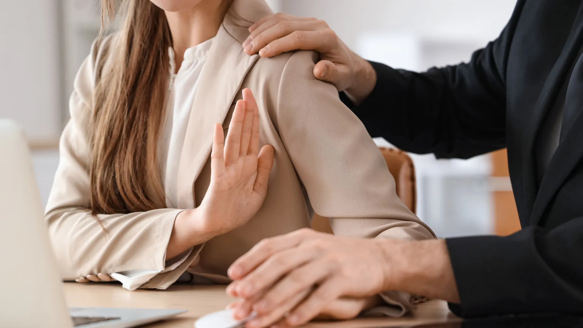 molestie sul lavoro donne dvr rischi